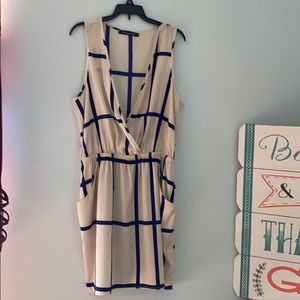 Precious mini dress with pockets